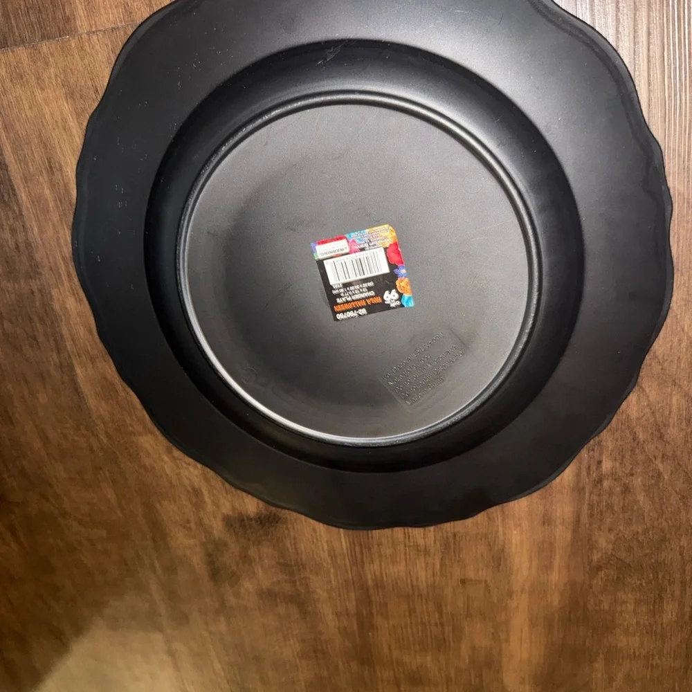 Black Skull Party Plate